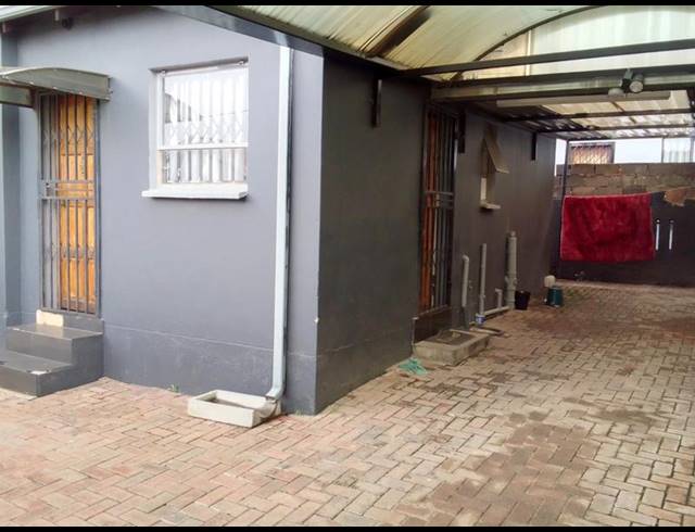 2 BEDROOM HOUSE FOR SALE IN FLEURHOF